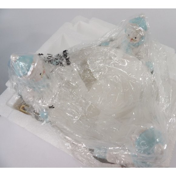 Avon 2002 Ceramic Snow Lady Candy Dish New in Box - Picture 3 of 4